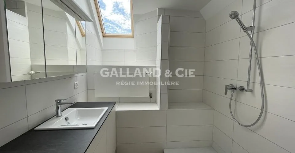 Un appartement de 3.5 pièces en duplex avec une grande terrasse – photo 5 sur 10