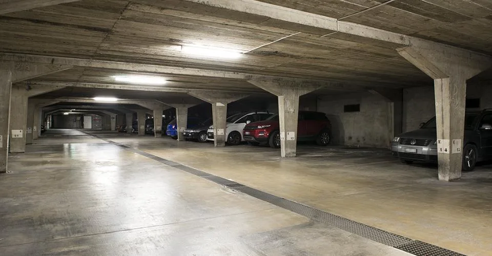 Thonex - Parking intérieur – Foto 4 von 5