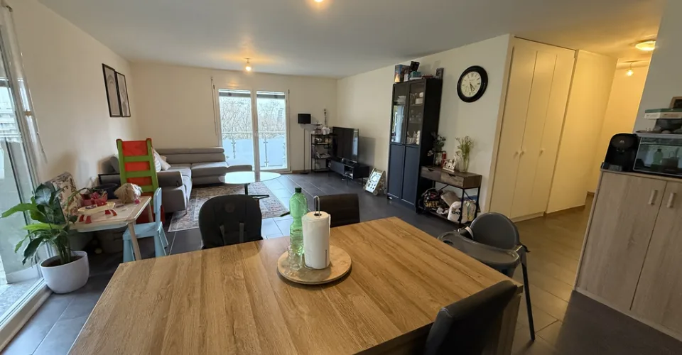 À louer - appartement 4.5 pièces au 2ème étage – photo 4 of 9