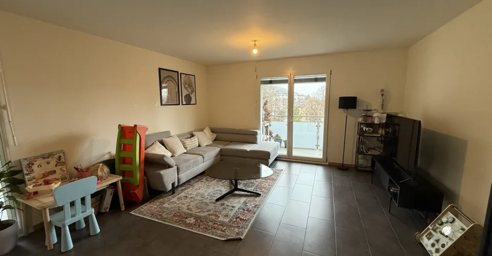 À louer - appartement 4.5 pièces au 2ème étage – photo 2 of 9