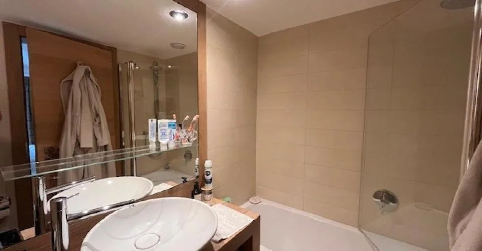 Appartement exclusif de 3.5 pièces avec vue panoramique, services hôteliers et proximité immédiate des pistes – Foto 6 von 7