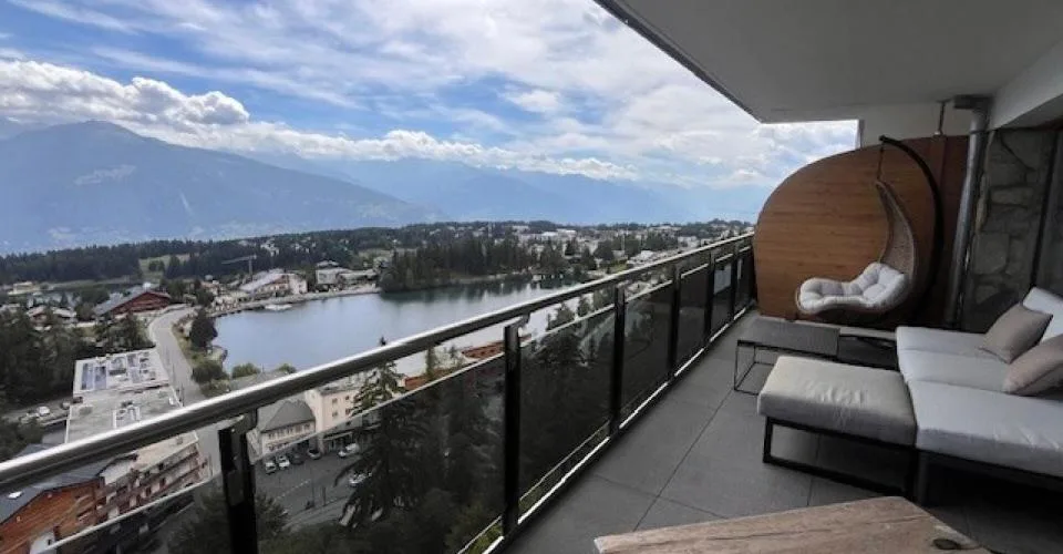 Appartement exclusif de 3.5 pièces avec vue panoramique, services hôteliers et proximité immédiate des pistes – Foto 2 von 7