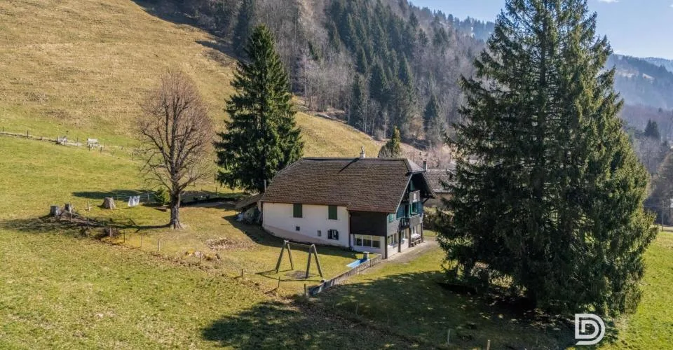 Magnifique Chalet de Groupe à Transformer - Cadre Naturel et Ensoleillement Idéal – Foto 10 von 11
