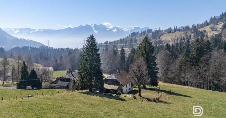 Magnifique Chalet de Groupe à Transformer - Cadre Naturel et Ensoleillement Idéal – Foto 2 von 11