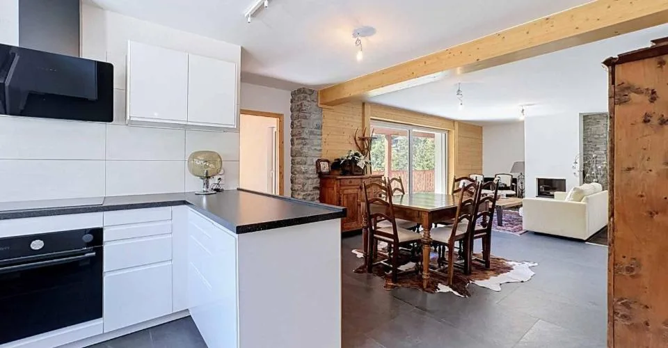 CHALET DE 15,5 PIÈCES COMPOSÉ DE TROIS APPARTEMENTS INDÉPENDANTS – photo 6 sur 13