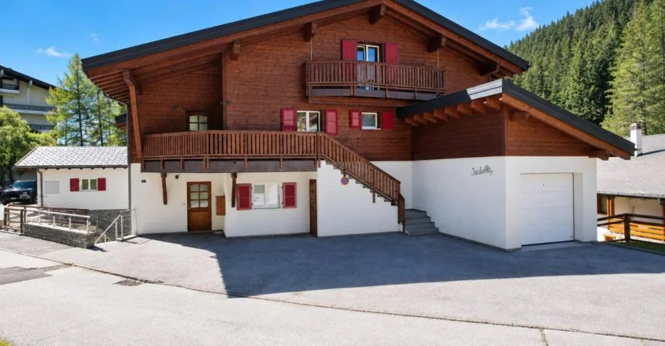 CHALET DE 15,5 PIÈCES COMPOSÉ DE TROIS APPARTEMENTS INDÉPENDANTS – photo 2 sur 13