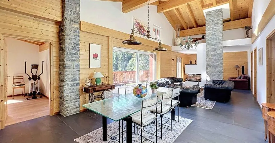 CHALET DE 15,5 PIÈCES COMPOSÉ DE TROIS APPARTEMENTS INDÉPENDANTS – photo 4 sur 13