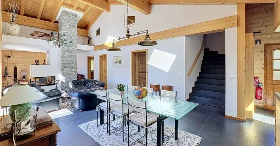 CHALET DE 15,5 PIÈCES COMPOSÉ DE TROIS APPARTEMENTS INDÉPENDANTS – photo 3 sur 13