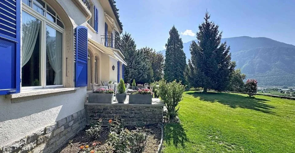 Rare à la vente, Maison de maître située à Veyras – photo 3 sur 13