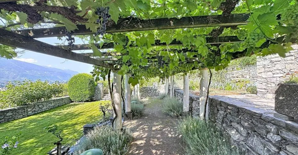 Rare à la vente, Maison de maître située à Veyras – photo 11 sur 13