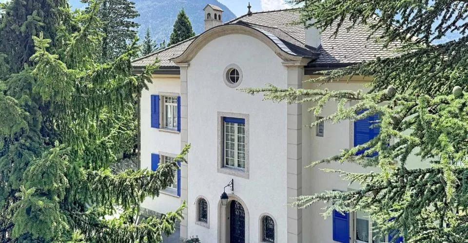 Rare à la vente, Maison de maître située à Veyras – photo 2 sur 13