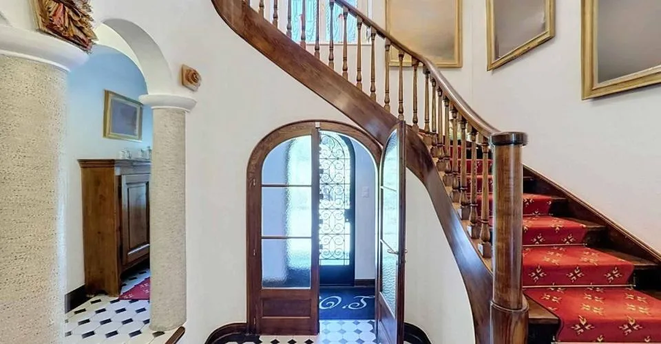Rare à la vente, Maison de maître située à Veyras – photo 5 sur 13