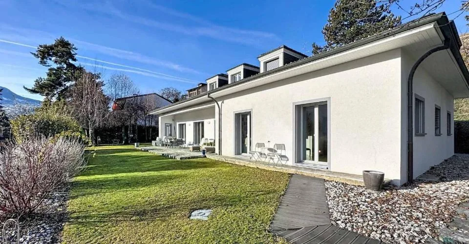 Propriété d’exception avec vue panoramique sur les châteaux | Quartier ultra recherché – photo 3 sur 11