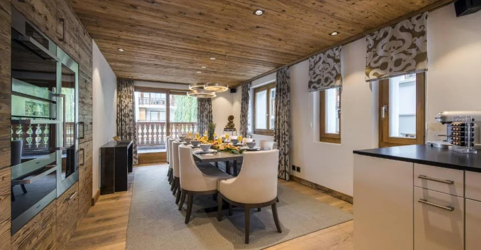 Chalet d'exception au cœur de la station – photo 4 sur 13