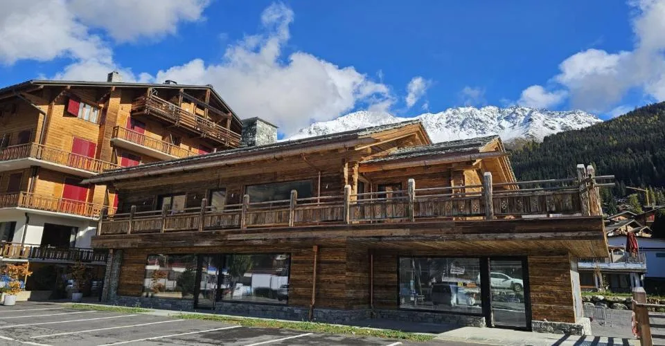 Au cœur de Verbier, place centrale - Superbe immeuble mixte – photo 4 sur 6