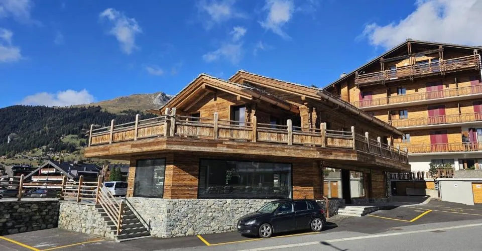 Au cœur de Verbier, place centrale - Superbe immeuble mixte – photo 5 sur 6