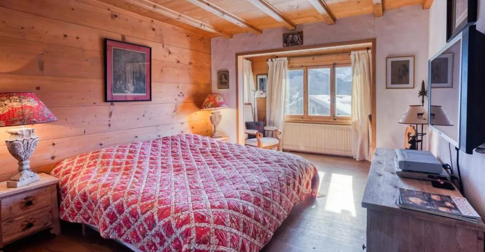 SUPERBE CHALET FAMILIAL DE 7 CHAMBRES : QUARTIER LA PRÉTAIRE – photo 8 sur 12