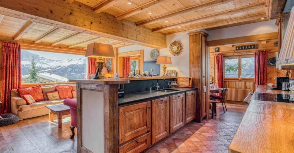 SUPERBE CHALET FAMILIAL DE 7 CHAMBRES : QUARTIER LA PRÉTAIRE – photo 4 sur 12