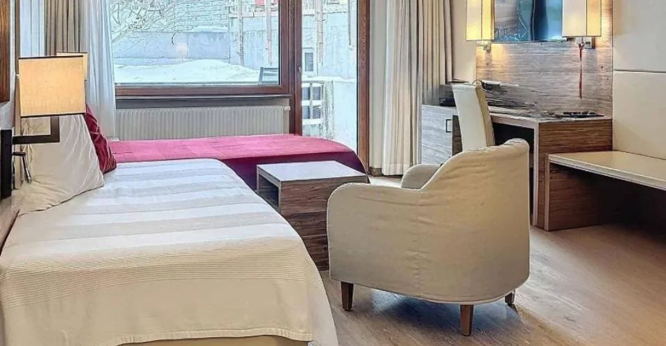 Appartement exclusif de 2,5 pièces, investissement attractif : appartement central à Zermatt avec utilisation hôtelière et personnelle – photo 4 sur 13