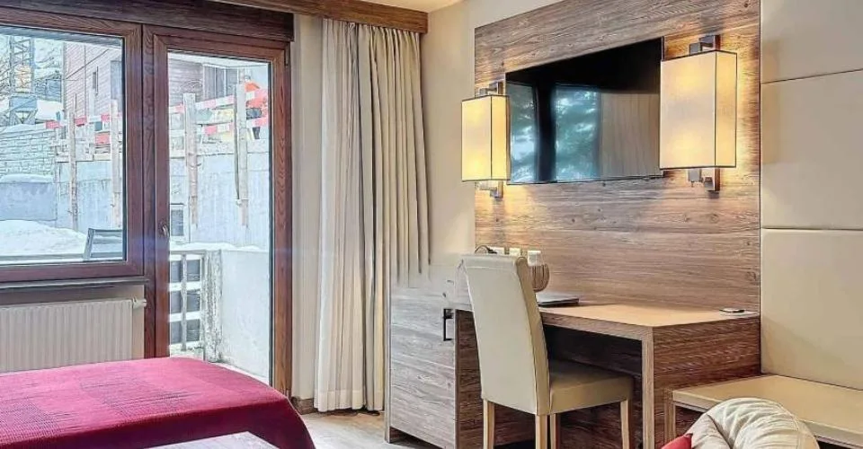 Appartement exclusif de 2,5 pièces, investissement attractif : appartement central à Zermatt avec utilisation hôtelière et personnelle – photo 3 sur 13