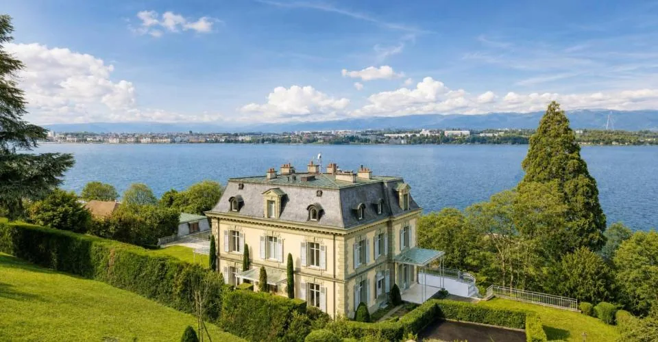 Magnifique appartement avec terrasse surplombant le lac – photo 10 sur 12