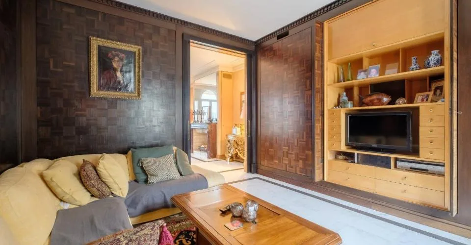 Vaste maison de maître divisée en 2 logements avec vue lac – photo 6 sur 12