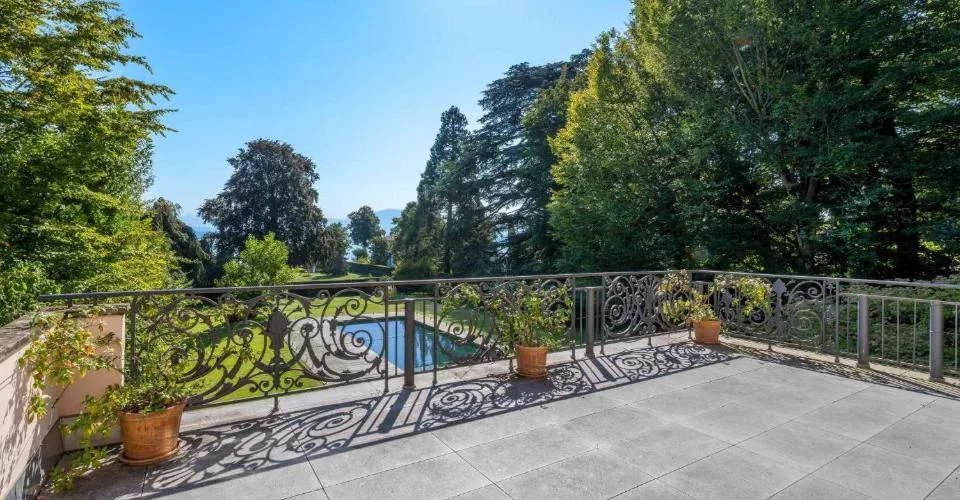 Propriété d'exception à deux pas du lac Léman – photo 2 sur 13