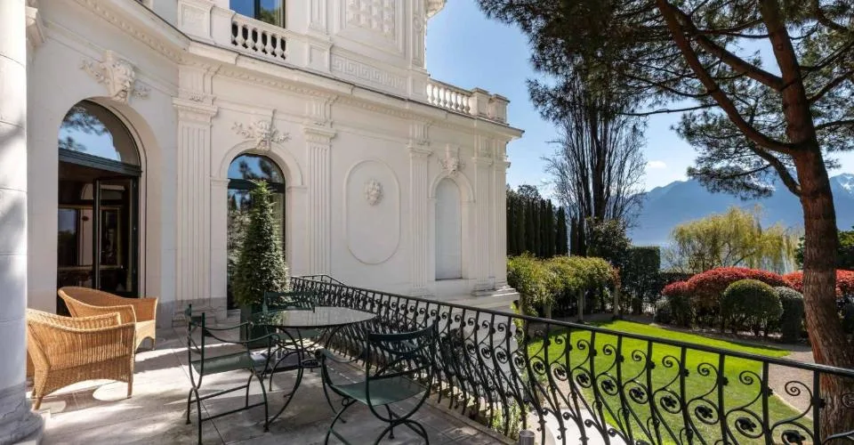 Perle architecturale au bord du lac – photo 12 sur 13