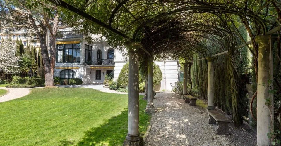 Perle architecturale au bord du lac – photo 13 sur 13