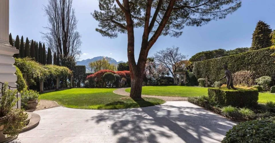 Perle architecturale au bord du lac – photo 4 sur 13