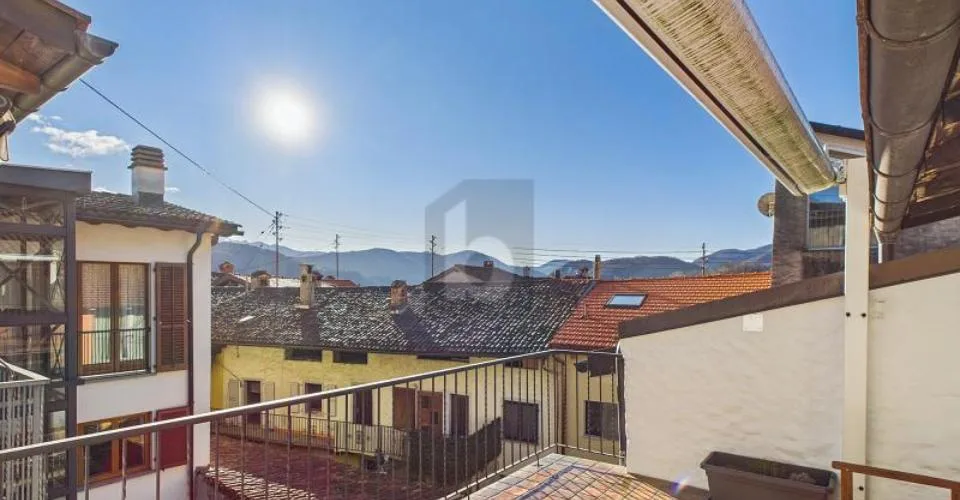 GRAZIOSO E ACCOGLIENTE CON TERRAZZA – foto 2 di 6