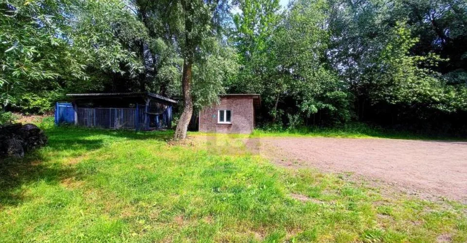 TERRAIN AGRICOLE AVEC SOURCE D'EAU PRIVÉE – foto 2 di 4