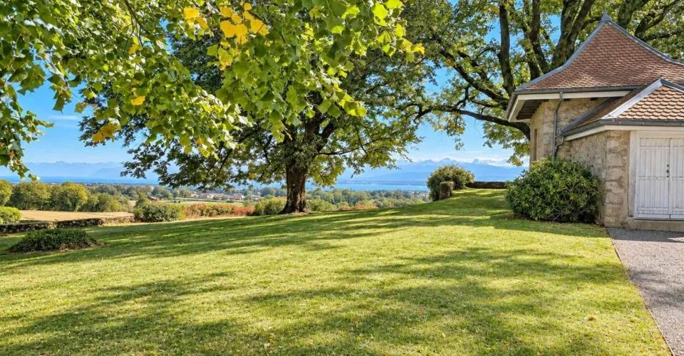 Une vie de château au coeur de la nature avec vue sur le lac – Foto 10 von 12
