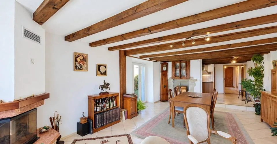 Une maison de caractère pleine d’âme au cœur de Colombier – foto 7 di 13