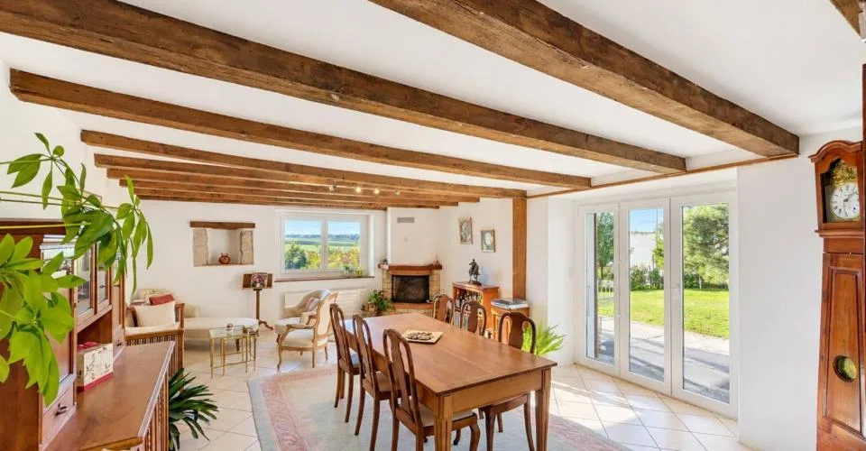Une maison de caractère pleine d’âme au cœur de Colombier – foto 6 di 13