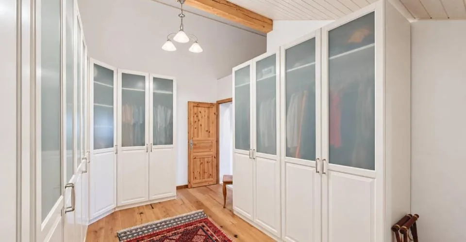 Une maison de caractère pleine d’âme au cœur de Colombier – foto 5 di 13