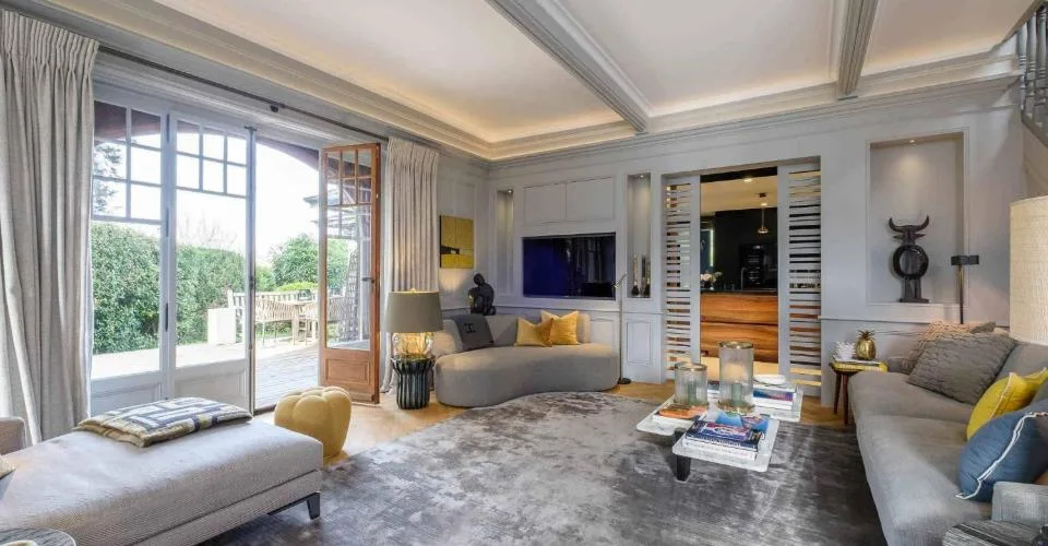 Très belle maison de caractère entièrement rénovée avec piscine – foto 3 di 5