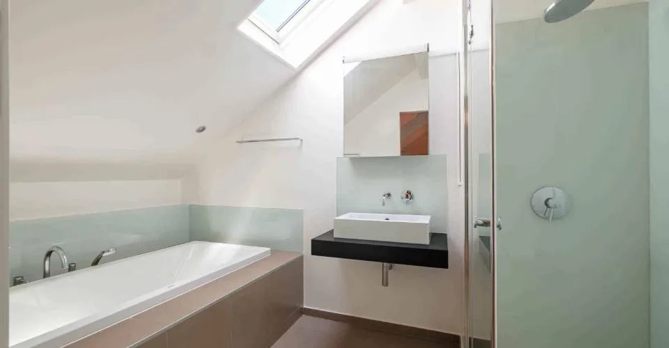 Magnifique triplex de 7 pièces avec jardin – Foto 8 von 9