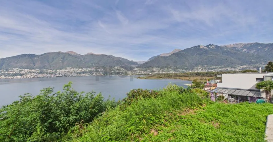 Terreno edificabile con vista panoramica sul Lago Maggiore e sulle montagne – photo 2 of 13