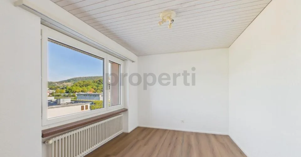 4.5-5.5 Zimmer Wohnung mit privater 120 m² Dachterrasse mit verglastem Pavillon, Cheminée, Süd-Balkon & Tiefgaragenplatz! – photo 5 of 13