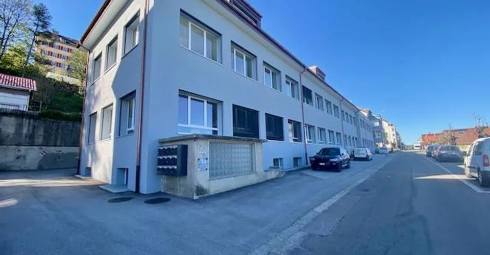 À saisir! vente en bloc, ou séparément, 7 lots dont 5 loués, dans un immeuble en PPE de 13 lots – Foto 2 von 9