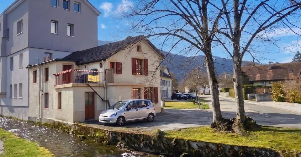 4.5 Zimmer Reihenfamilienhaus in Fleurier – Foto 3 von 13