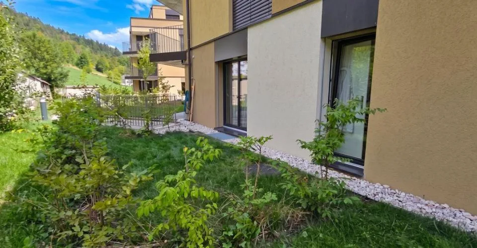 Joli appartement de 2,5 pièces avec terrasses et jardin à Couvet – Foto 10 von 13