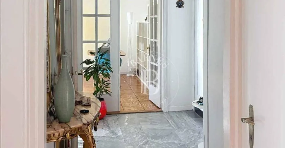 Bel appartement de 4 pièces en étage élevé au coeur de Champel – photo 2 sur 10