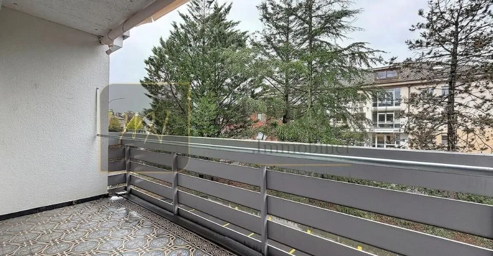 ONEX - Appartement de 3 pièces à moderniser, dans une résidence verdoyante avec piscine – photo 12 of 12