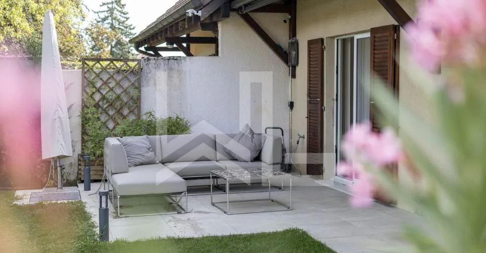 Villa avec dégagement sur la campagne – Foto 3 von 13