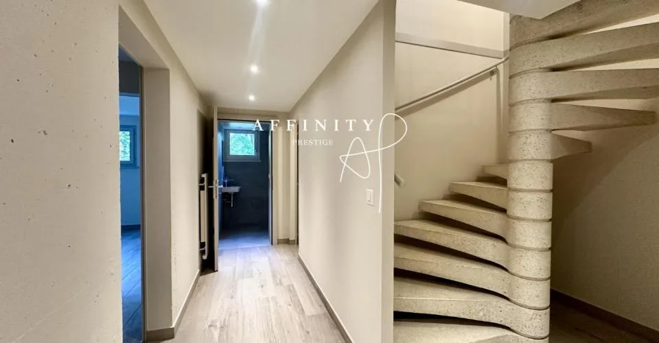 APPARTEMENT DUPLEX 7 PIÈCES RÉNOVÉ AVEC JARDIN PRIVATIF – Foto 13 von 13