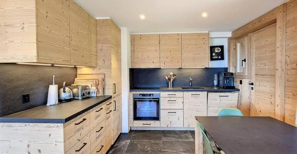 Magnifique Duplex | 4 Chambres Entièrement Rénové à Verbier! – photo 4 sur 10
