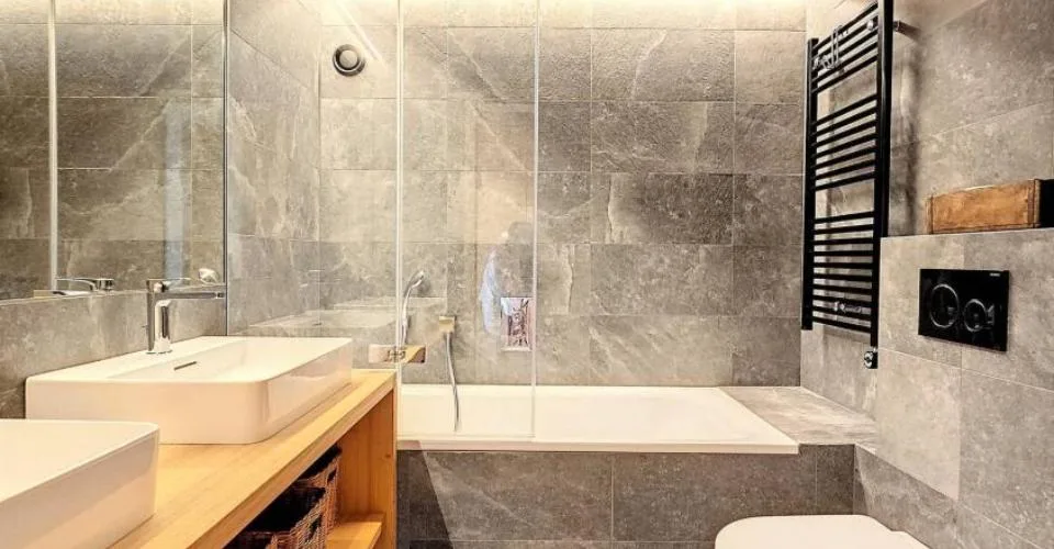 Magnifique Duplex | 4 Chambres Entièrement Rénové à Verbier! – photo 7 sur 10