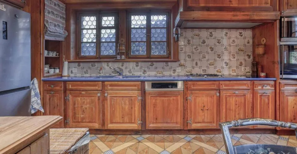 MAGNIFIQUE CHALET AUX ESSERTS – 6 CHAMBRES – foto 4 di 13